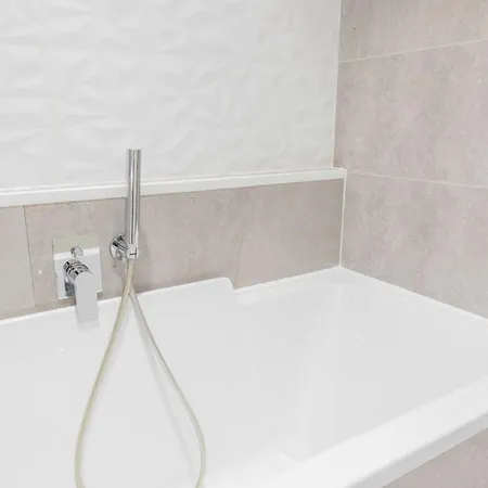 Authentic - 3br-8p - La *