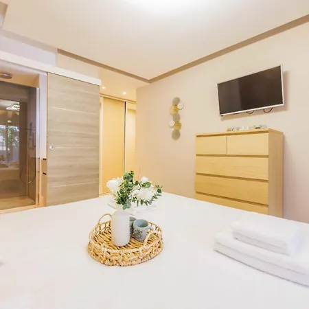Apartament Authentic - 3br-8p - La