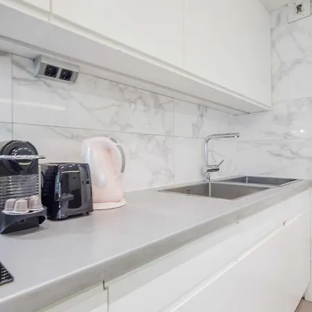 Apartment Authentic - 3br-8p - La